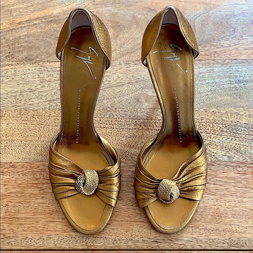 Giuseppe Zanotti gold evening pumps
